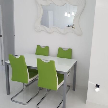 White Apartment Alicante Exterior photo