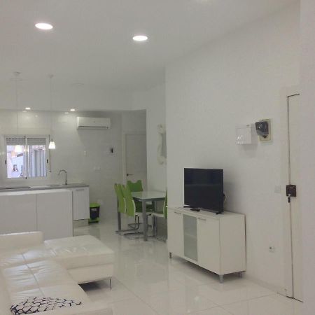 White Apartment Alicante Exterior photo