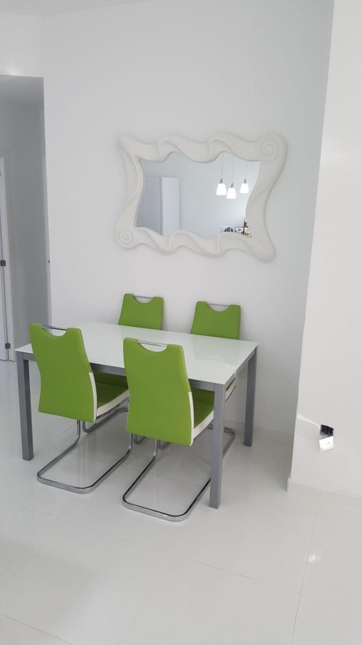White Apartment Alicante Exterior photo