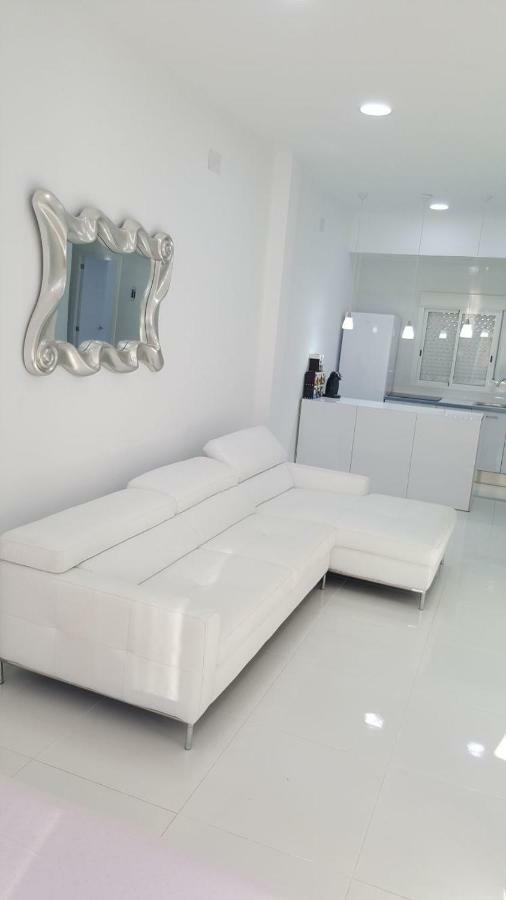 White Apartment Alicante Exterior photo