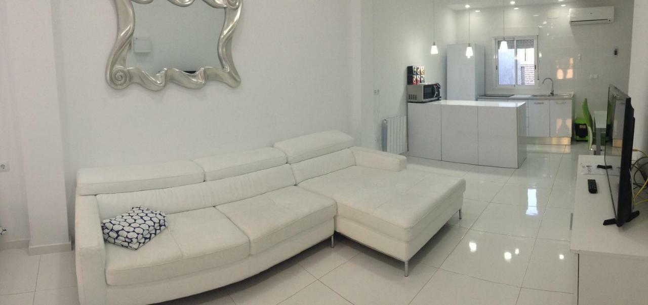 White Apartment Alicante Exterior photo