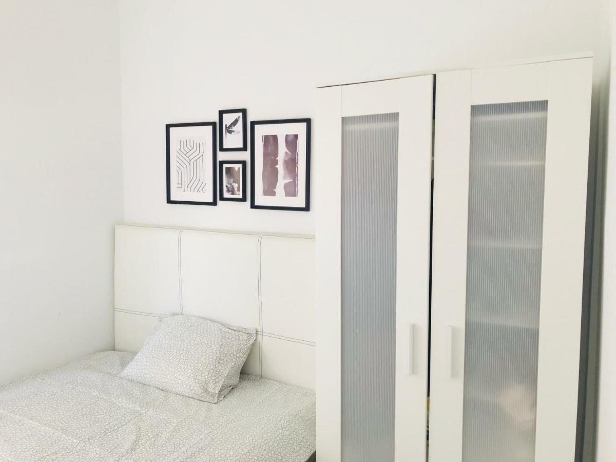 White Apartment Alicante Exterior photo