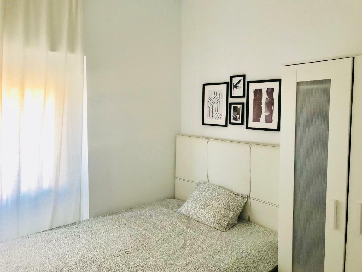 White Apartment Alicante Exterior photo